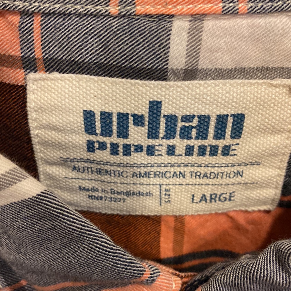 Mens L button down - Picture 2 of 3